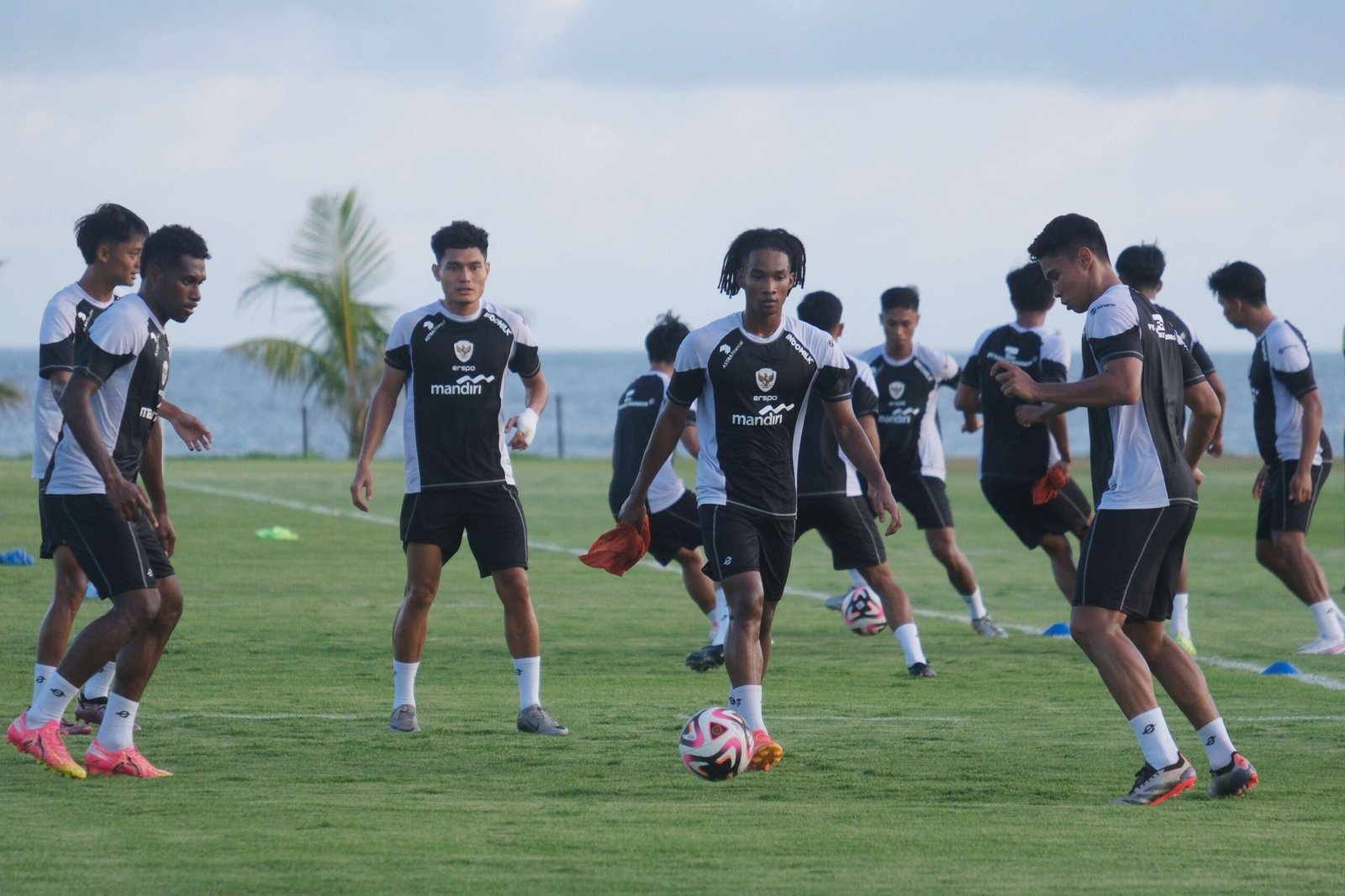 Timnas Berlati di Bali